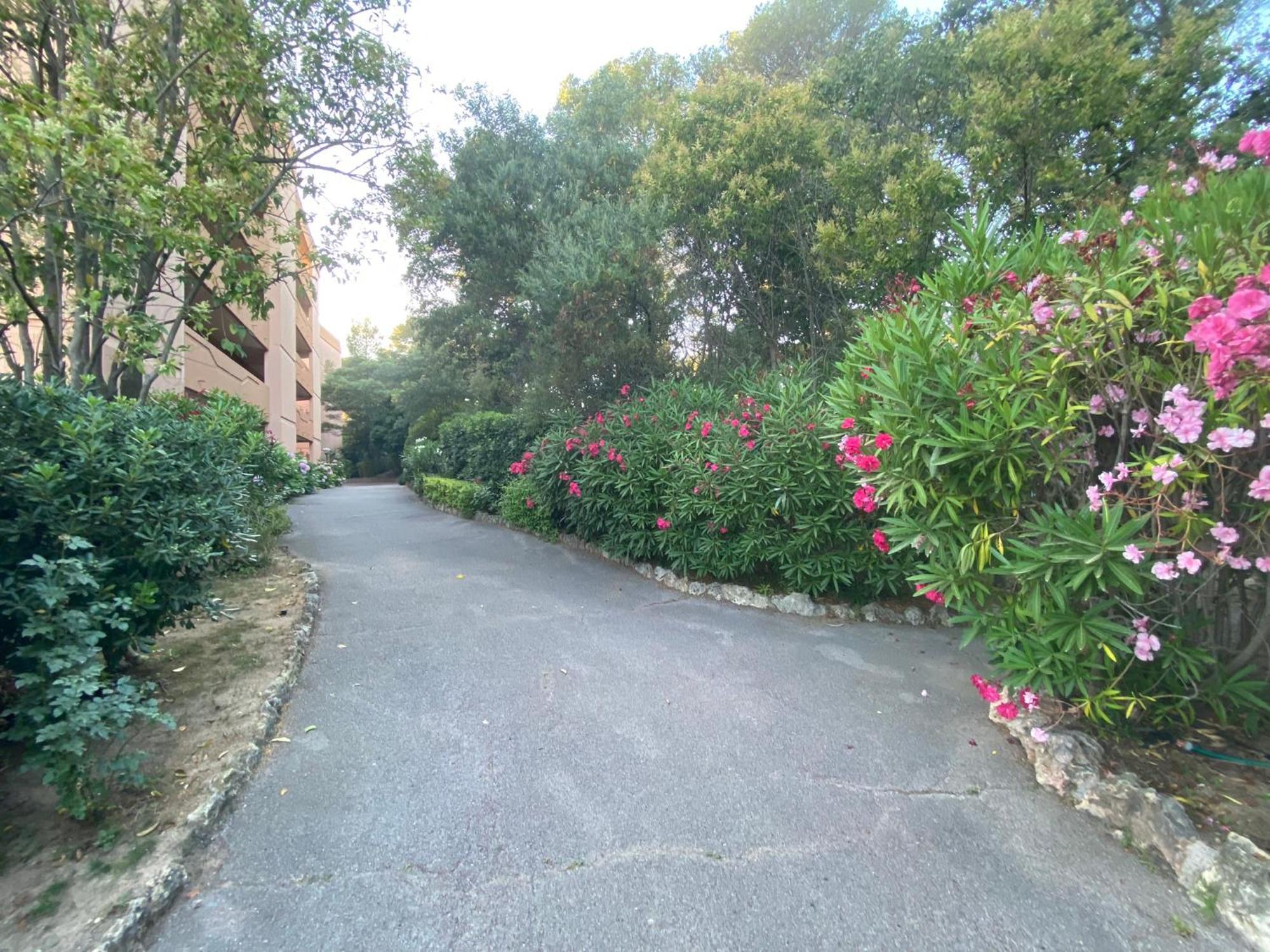 Appartement Face Mer Et Port Santa Lucia Climatise Et Wifi Saint-Raphaël 外观 照片