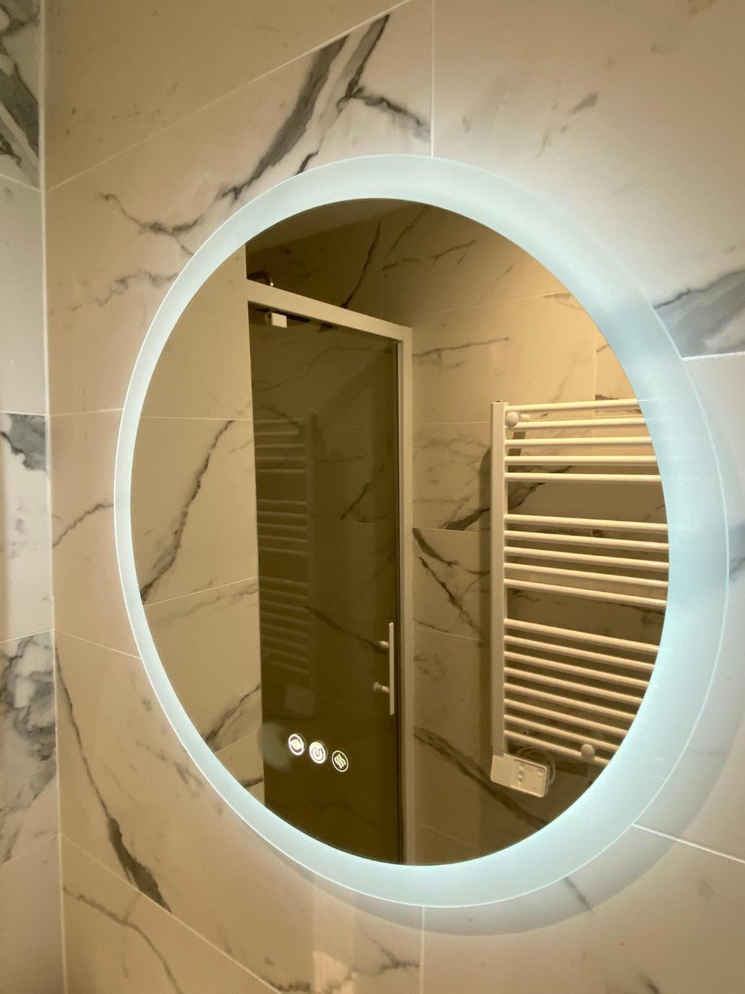 Appartement Face Mer Et Port Santa Lucia Climatise Et Wifi Saint-Raphaël 外观 照片