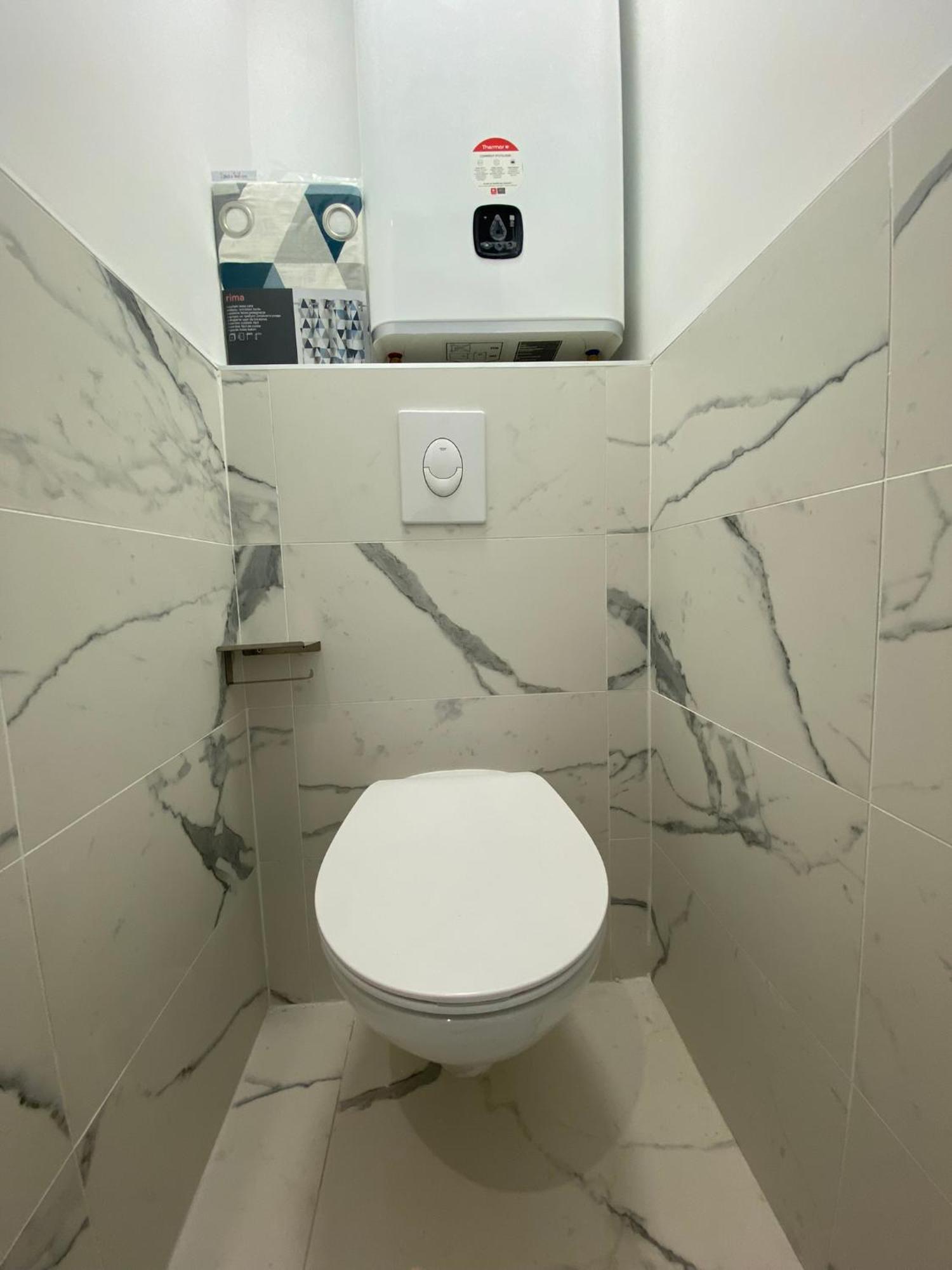 Appartement Face Mer Et Port Santa Lucia Climatise Et Wifi Saint-Raphaël 外观 照片