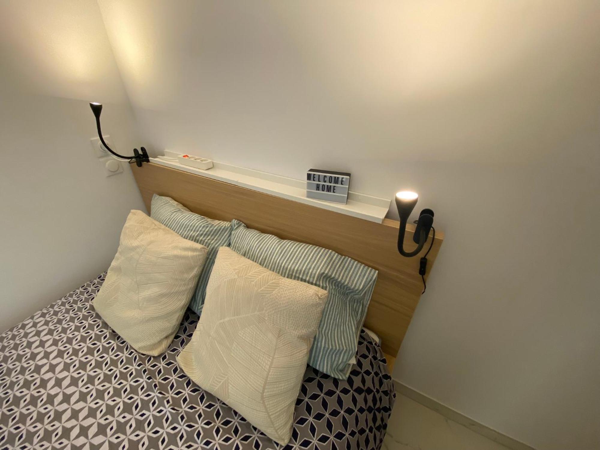 Appartement Face Mer Et Port Santa Lucia Climatise Et Wifi Saint-Raphaël 外观 照片