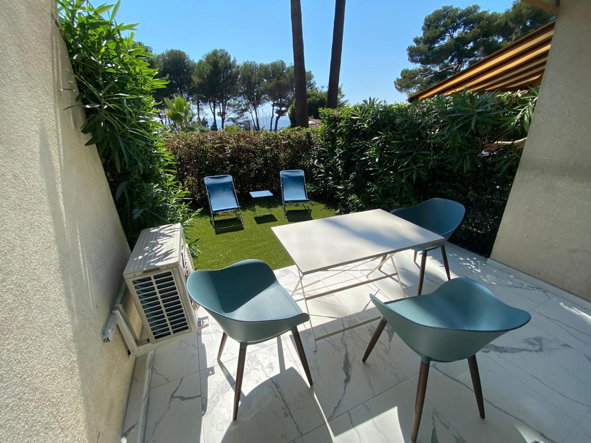 Appartement Face Mer Et Port Santa Lucia Climatise Et Wifi Saint-Raphaël 外观 照片