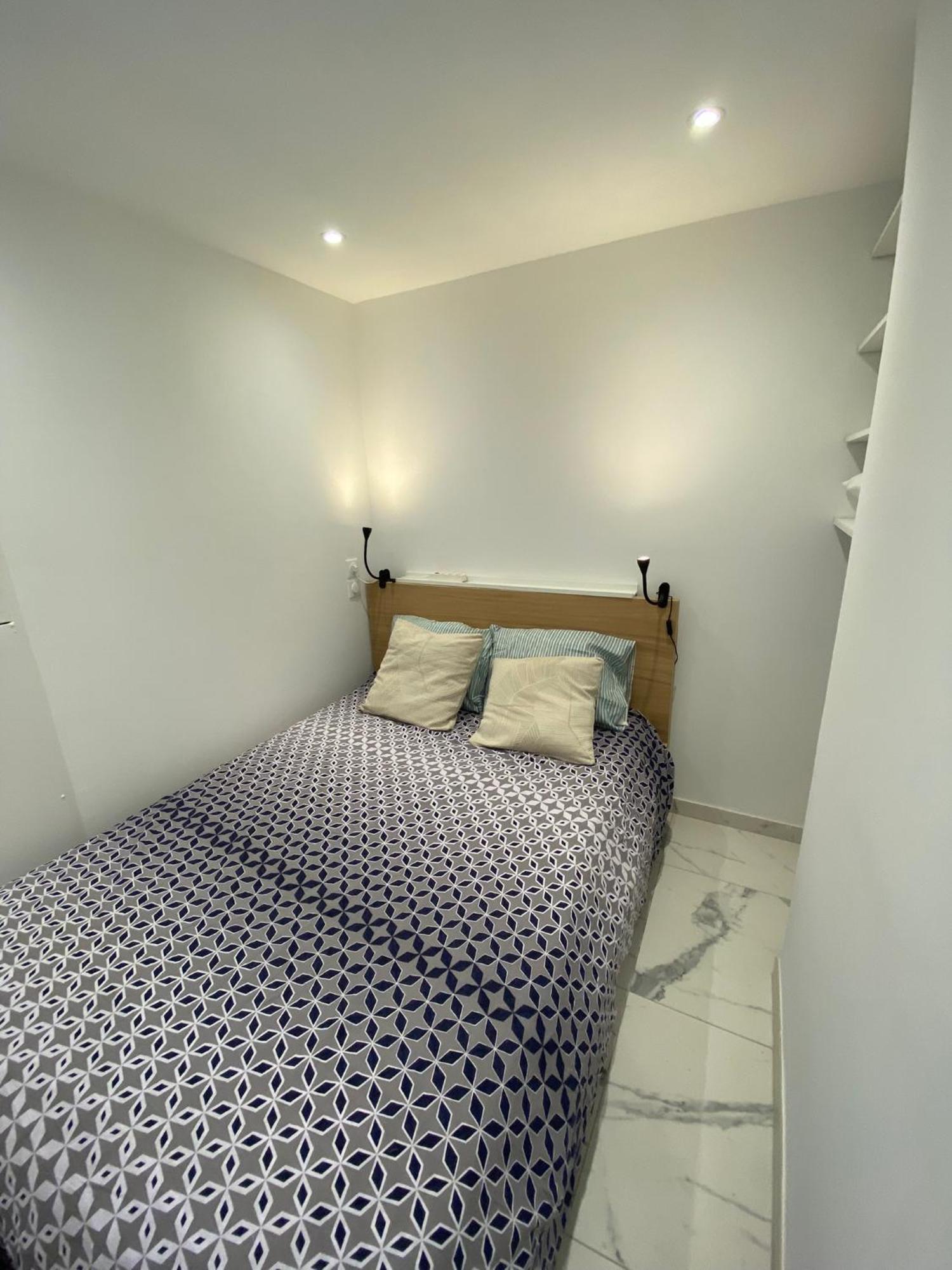 Appartement Face Mer Et Port Santa Lucia Climatise Et Wifi Saint-Raphaël 外观 照片