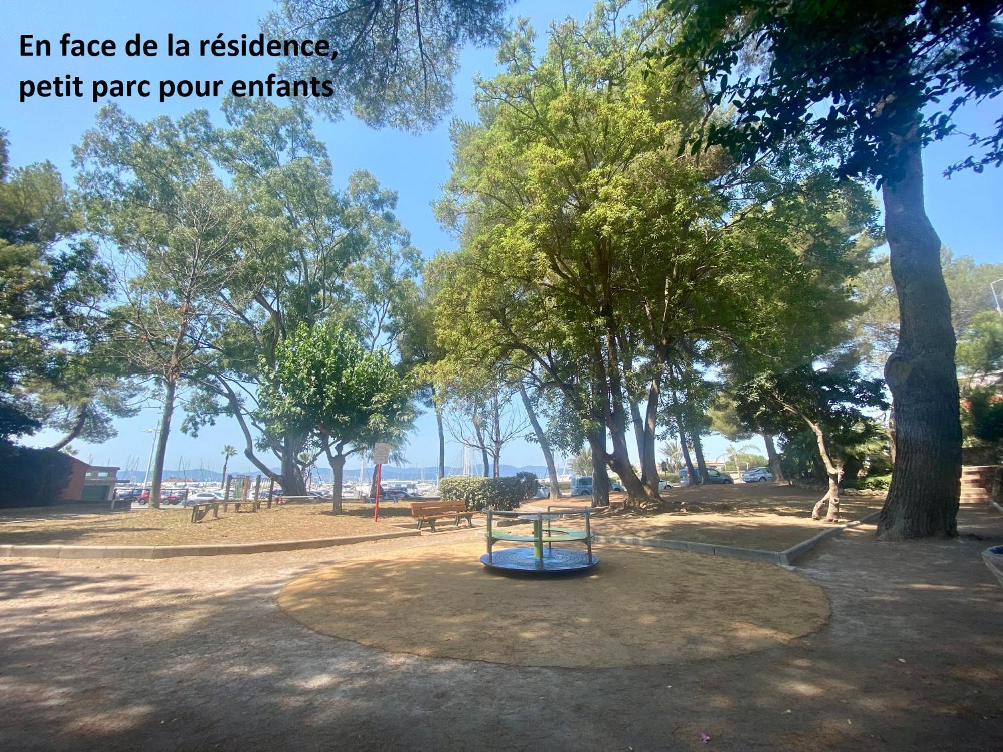 Appartement Face Mer Et Port Santa Lucia Climatise Et Wifi Saint-Raphaël 外观 照片
